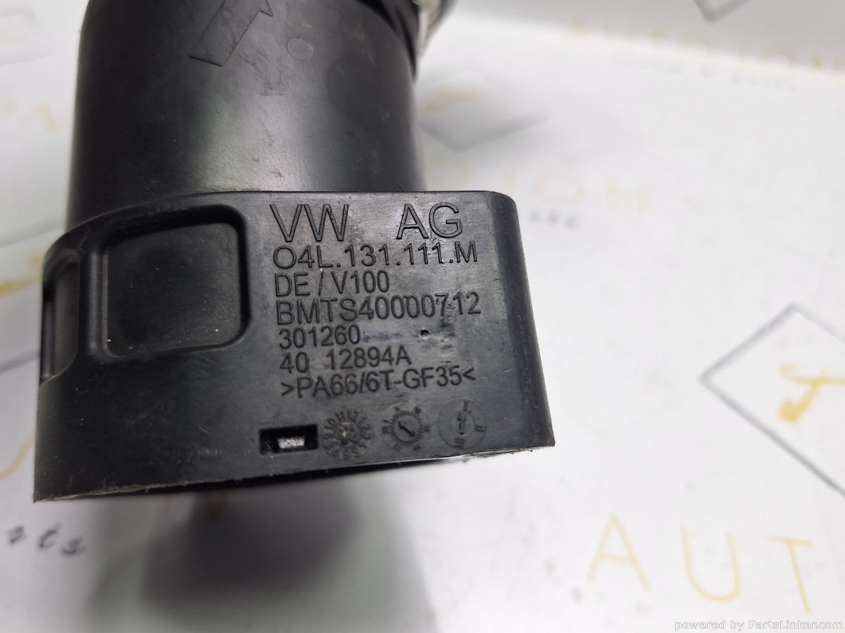 Cupla cu furtun intercooler VOLKSWAGEN PASSAT Variant (3G5) [ 2014 - NOW ] TDI (CRLB, DBGA, DFGA) 110KW|150HP 04L131111M / 04L145828G