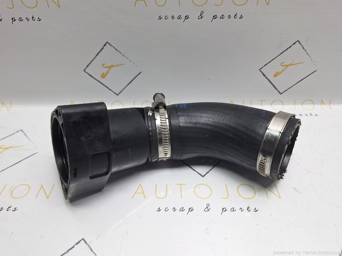 Cupla cu furtun intercooler VOLKSWAGEN PASSAT Variant (3G5) [ 2014 - NOW ] TDI (CRLB, DBGA, DFGA) 110KW|150HP 04L131111M / 04L145828G