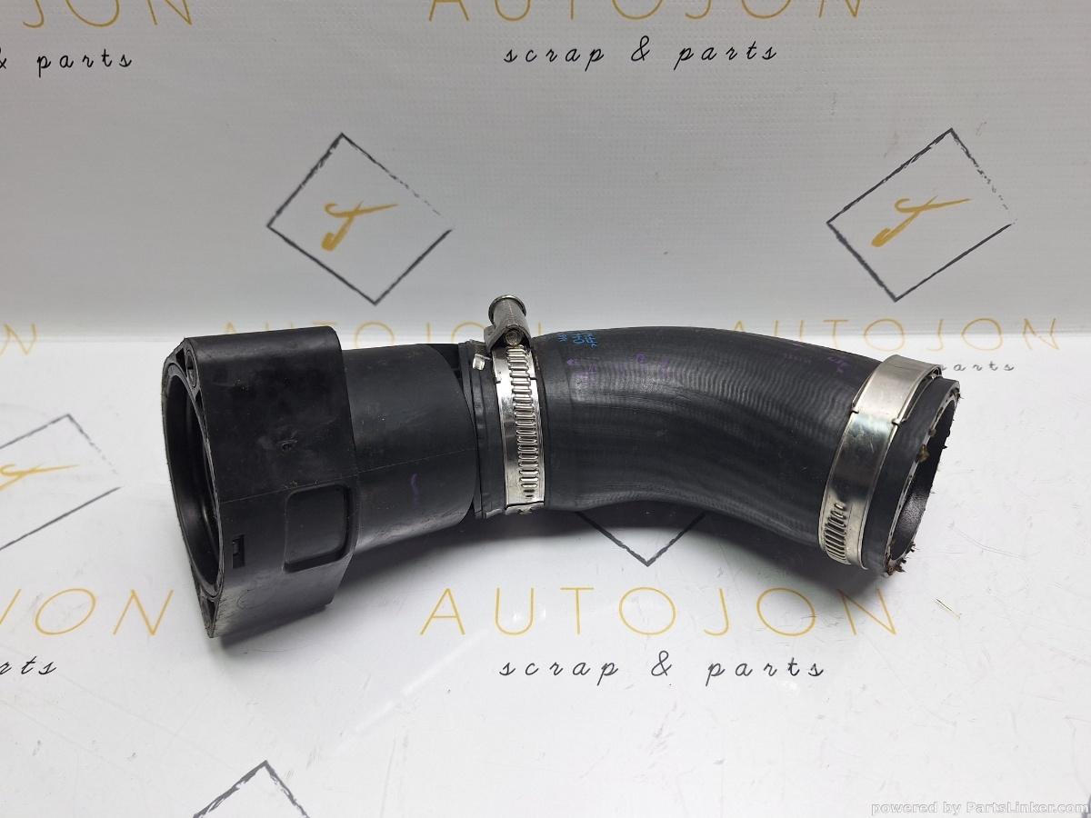 Cupla cu furtun intercooler VOLKSWAGEN PASSAT Variant (3G5) [ 2014 - > ] TDI (CRLB, DBGA, DFGA) 110KW|150HP OEM 04L131111M / 04L145828G