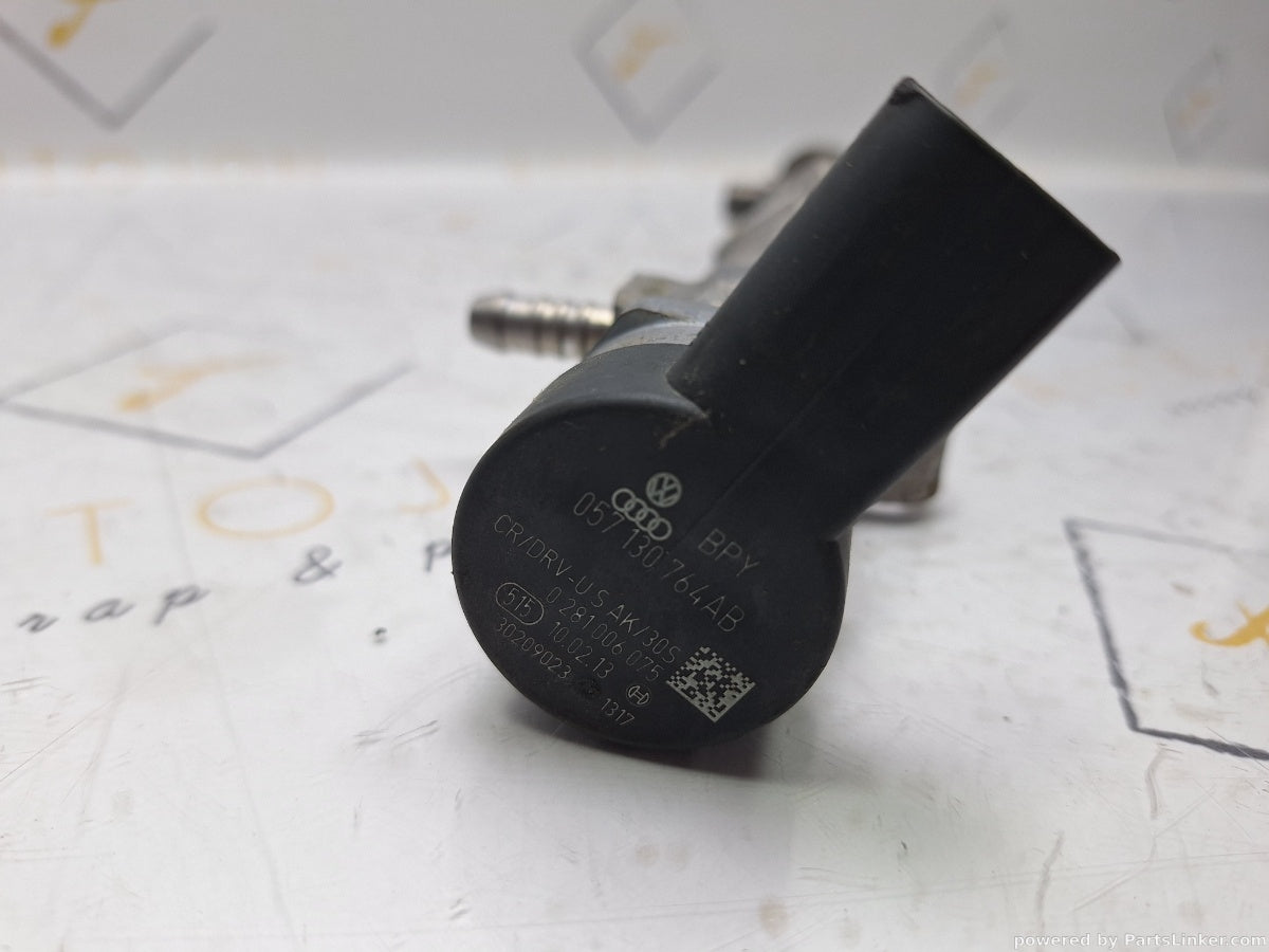 Rampa injectoare VOLKSWAGEN GOLF VII (5G1) [ 2012 - NOW ] 2.0 TDi BlueMotion 110KW|150HP 04L089B