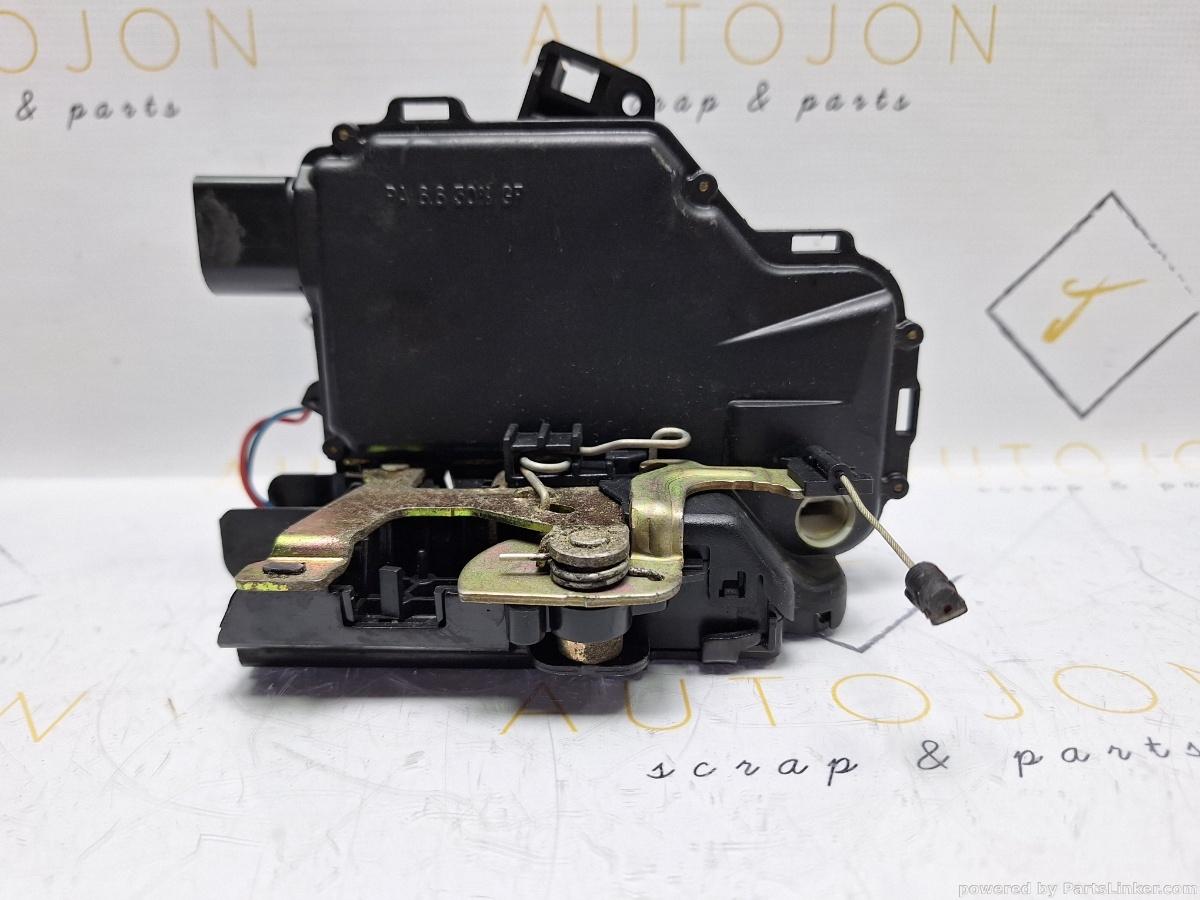 Broasca usa stanga fata SKODA OCTAVIA (1U2) [ 1996 - 2010 ] 1.6 (AEH, AKL) 74KW|101HP OEM 3B1837015A
