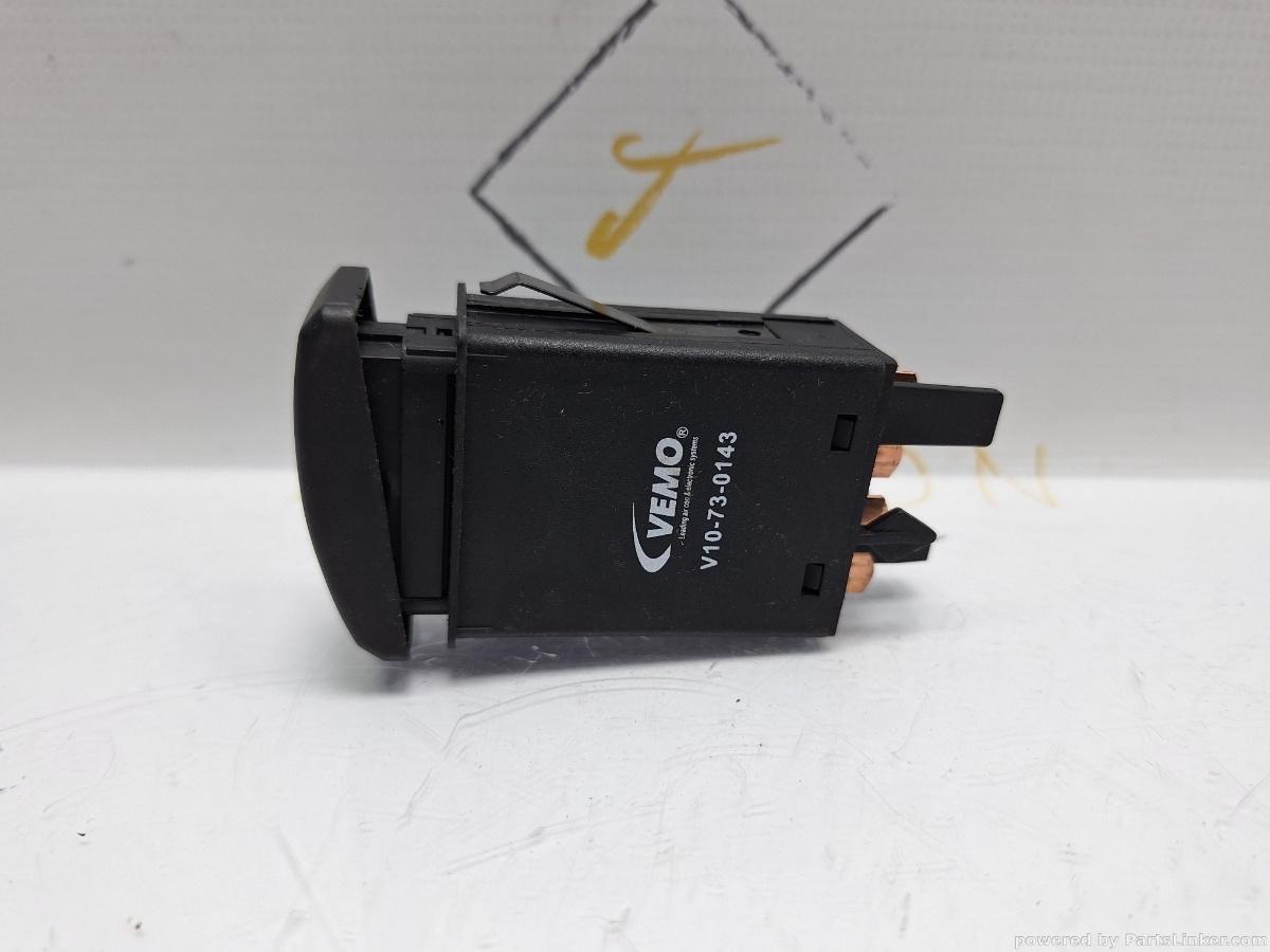 Buton avarie SKODA OCTAVIA (1U2) [ 1996 - 2010 ] 1.6 (AEH, AKL) 74KW|101HP Vemo V10-73-0143