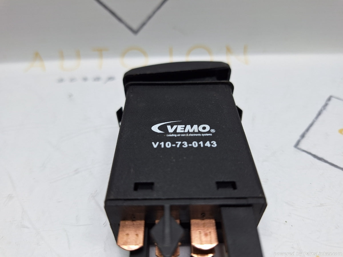 Buton avarie SKODA OCTAVIA (1U2) [ 1996 - 2010 ] 1.6 (AEH, AKL) 74KW|101HP Vemo V10-73-0143