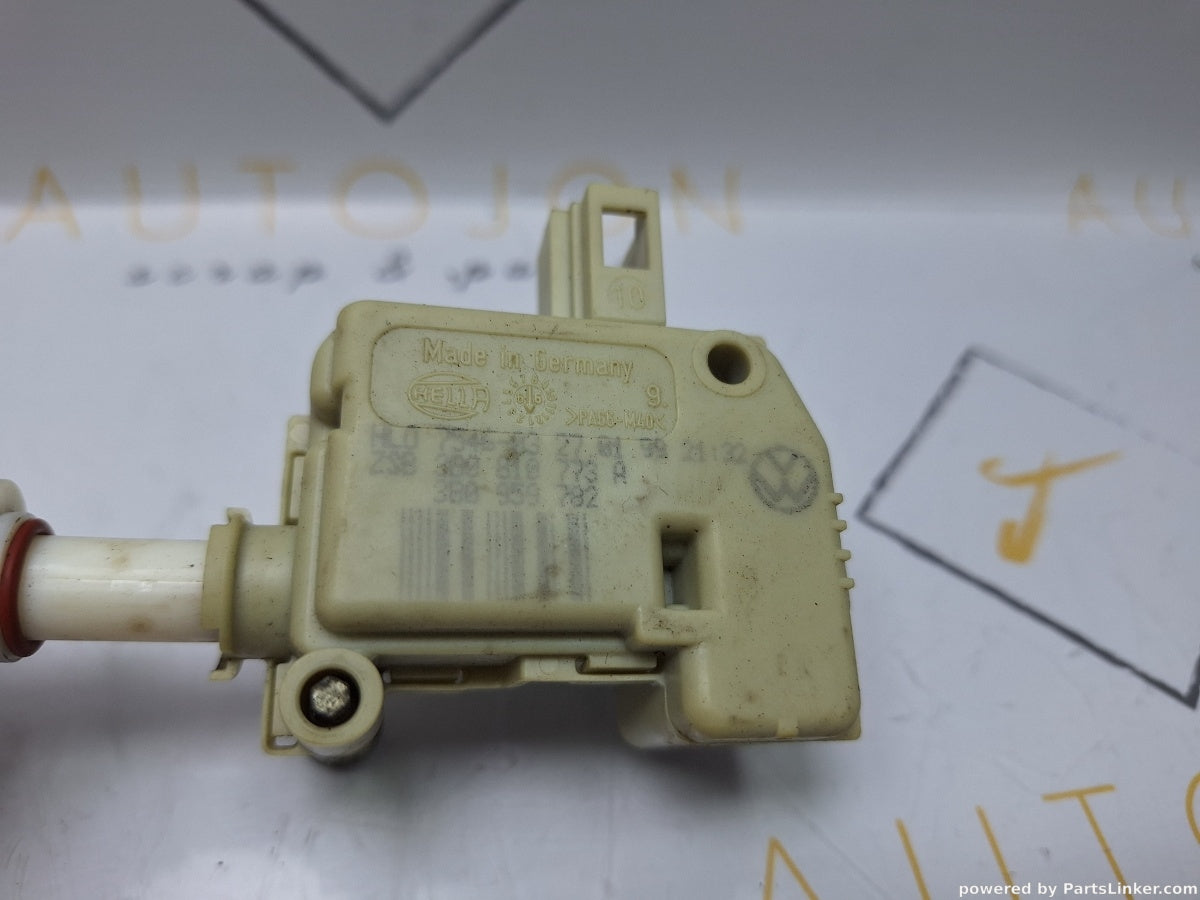 Motoras usita rezervor SKODA OCTAVIA (1U2) [ 1996 - 2010 ] 1.6 (AEH, AKL) 74KW|101HP 3B0819773A