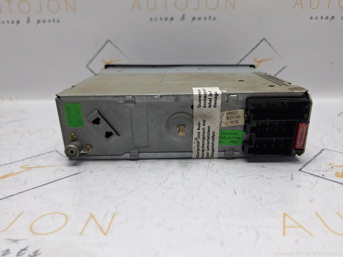 Casetofon SKODA OCTAVIA (1U2) [ 1996 - 2010 ] 1.6 (AEH, AKL) 74KW|101HP 1U0035160A