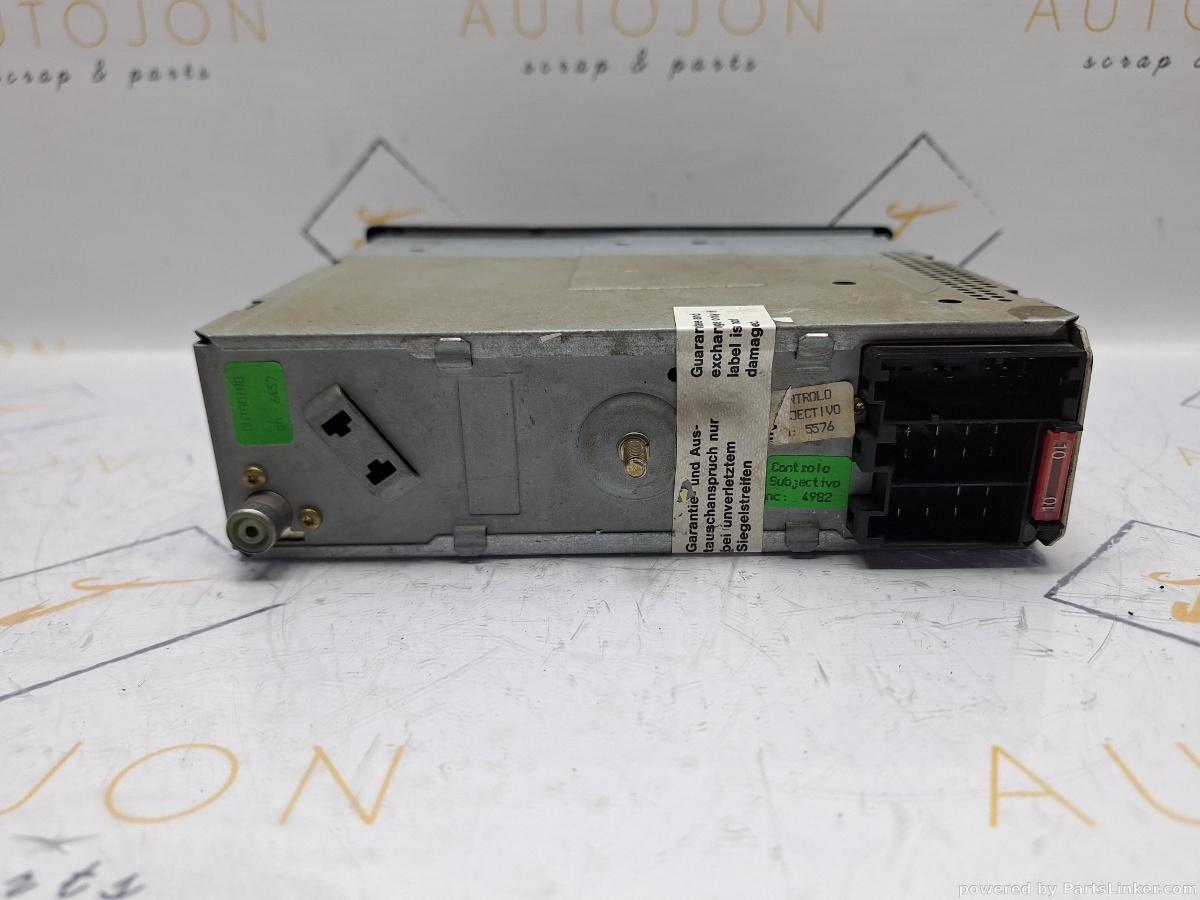 Casetofon SKODA OCTAVIA (1U2) [ 1996 - 2010 ] 1.6 (AEH, AKL) 74KW|101HP OEM 1U0035160A
