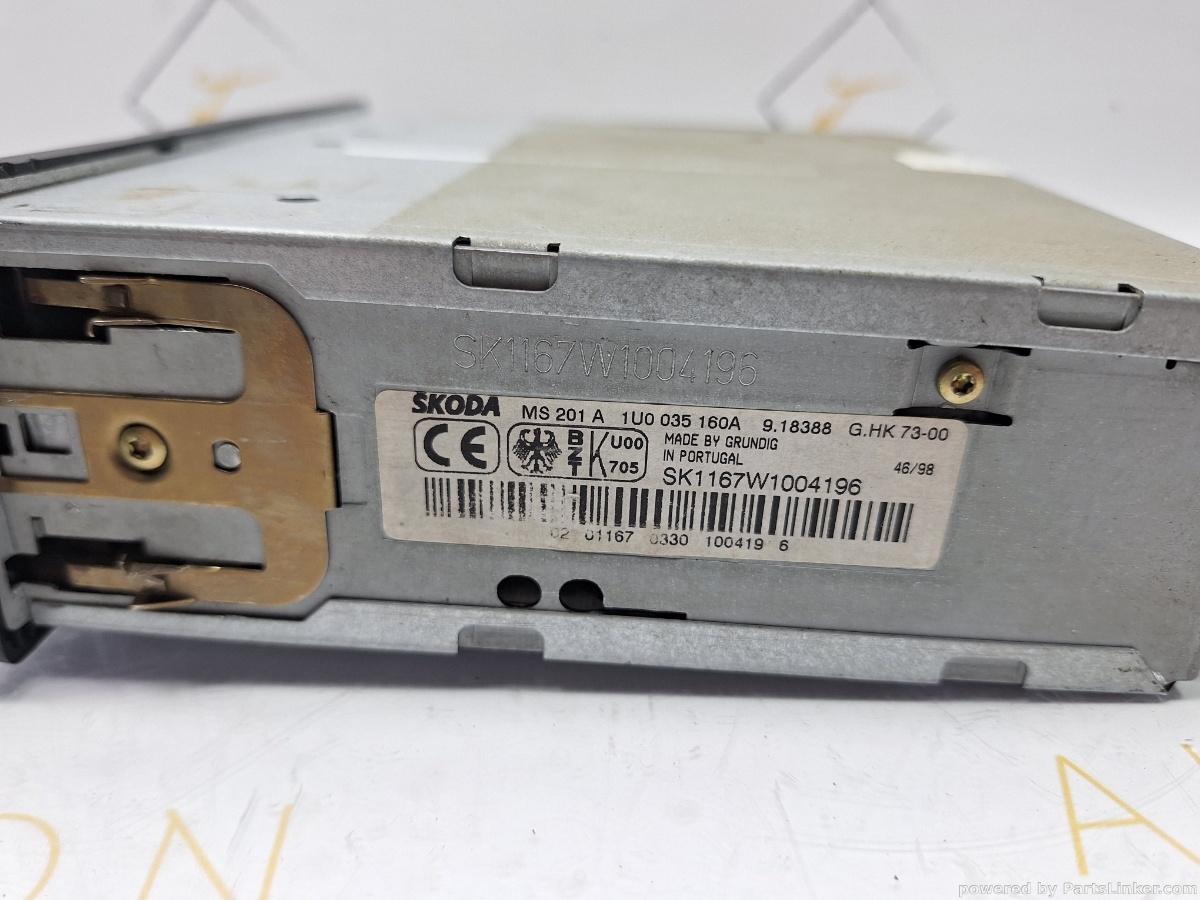 Casetofon SKODA OCTAVIA (1U2) [ 1996 - 2010 ] 1.6 (AEH, AKL) 74KW|101HP OEM 1U0035160A