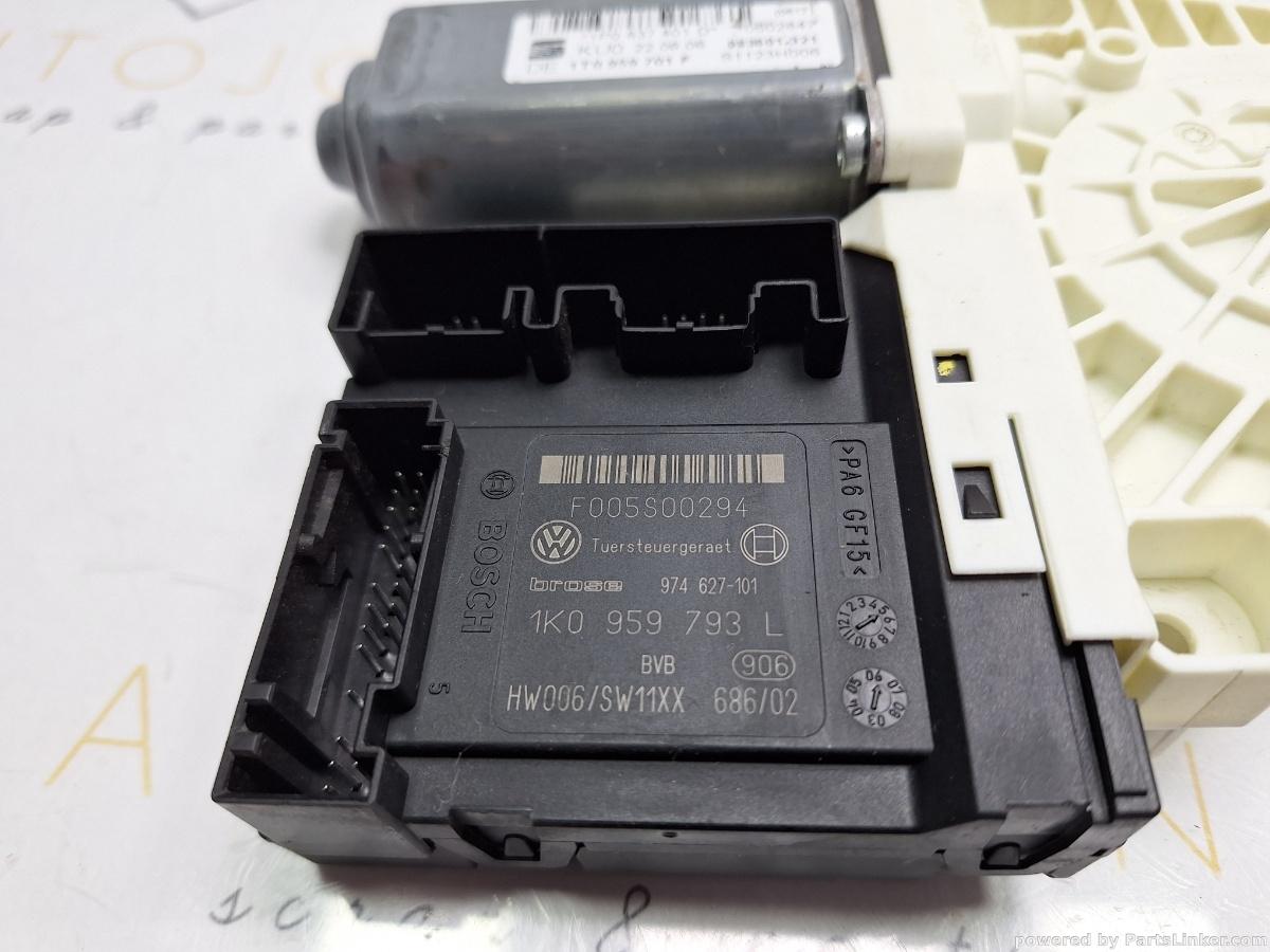 Motoras macara geam stanga fata SEAT LEON II (1P1) [ 2005 - 2013 ] TDI (BKC, BLS, BXE) 77KW|105HP OEM 1K0959793L / 1T0959701F