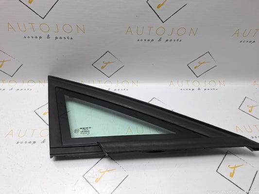 Geam fix lateral dreapta fata SEAT LEON II (1P1) [ 2005 - 2013 ] TDI (BKC, BLS, BXE) 77KW|105HP 1P0845412A