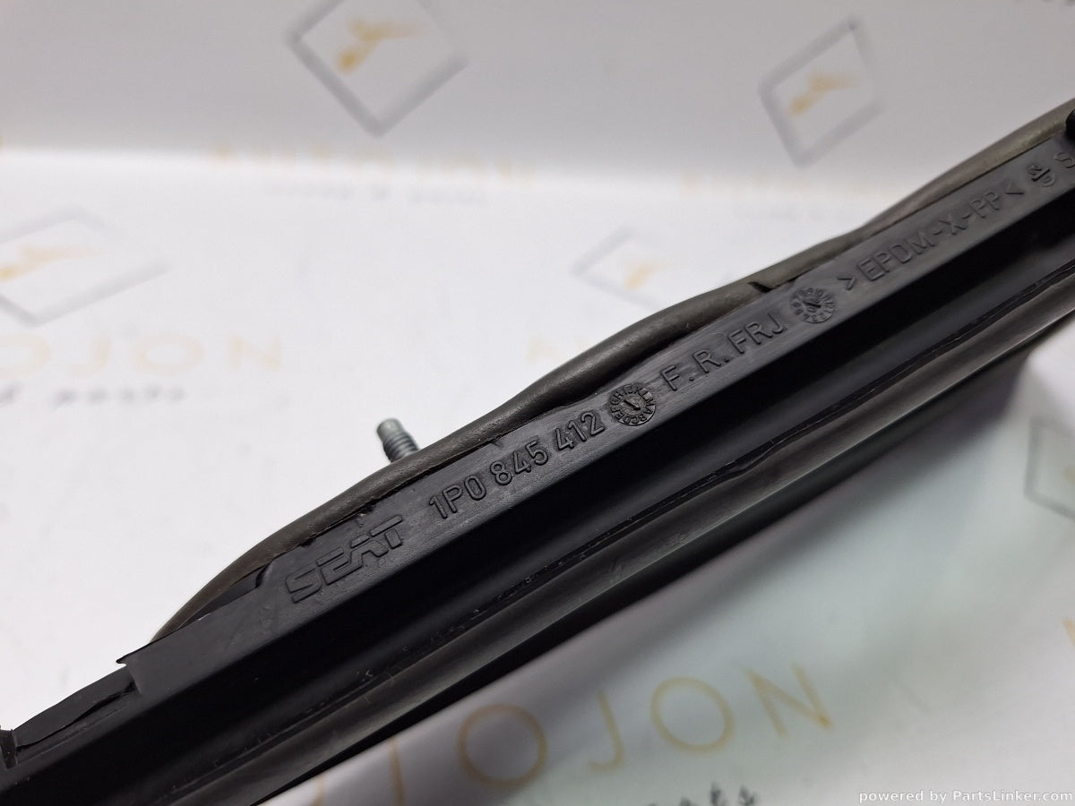 Geam fix lateral dreapta fata SEAT LEON II (1P1) [ 2005 - 2013 ] TDI (BKC, BLS, BXE) 77KW|105HP 1P0845412A