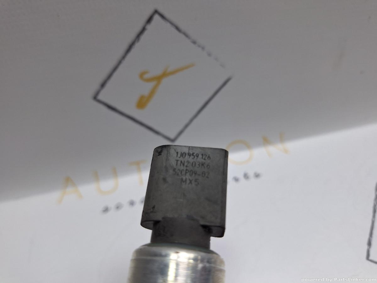Senzor presiune AC SEAT LEON II (1P1) [ 2005 - 2013 ] TDI (BKC, BLS, BXE) 77KW|105HP OEM 1J0959126