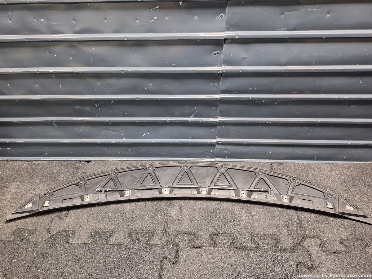 Grila capota SEAT LEON II (1P1) [ 2005 - 2013 ] TDI (BKC, BLS, BXE) 77KW|105HP 1P0854321