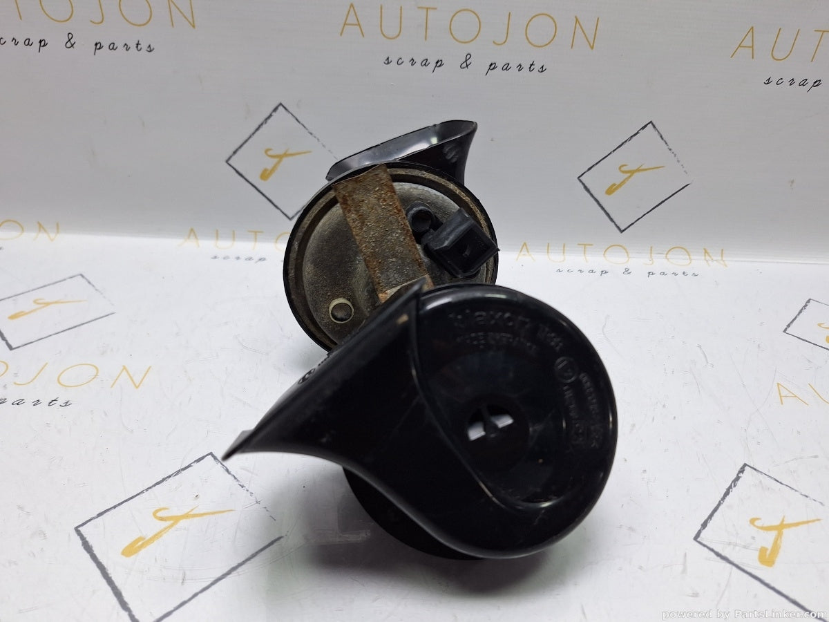 Claxoane AUDI A3 (8L1) [ 1996 - 2006 ] 1.6 (AVU, BFQ) 75KW|102HP 3B0951221 / 3B0951223