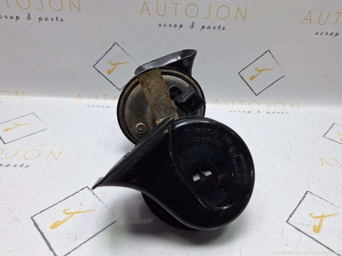 Claxoane AUDI A3 (8L1) [ 1996 - 2006 ] 1.6 (AVU, BFQ) 75KW|102HP OEM 3B0951221 / 3B0951223