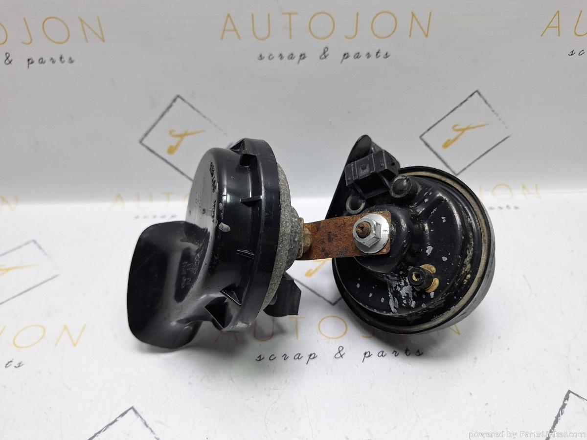 Claxoane AUDI A3 (8L1) [ 1996 - 2006 ] 1.6 (AVU, BFQ) 75KW|102HP OEM 3B0951221 / 3B0951223