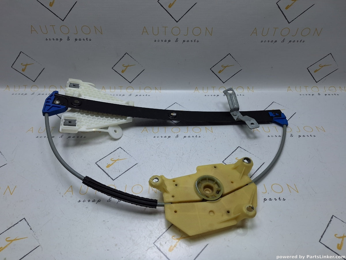 Macara geam dreapta spate AUDI A3 (8L1) [ 1996 - 2006 ] 1.6 (AVU, BFQ) 75KW|102HP 8L4839398