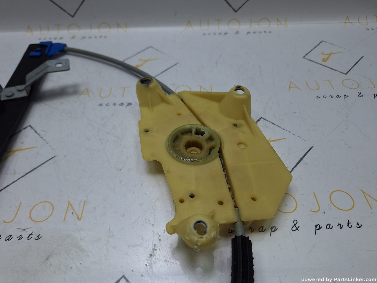 Macara geam dreapta spate AUDI A3 (8L1) [ 1996 - 2006 ] 1.6 (AVU, BFQ) 75KW|102HP 8L4839398