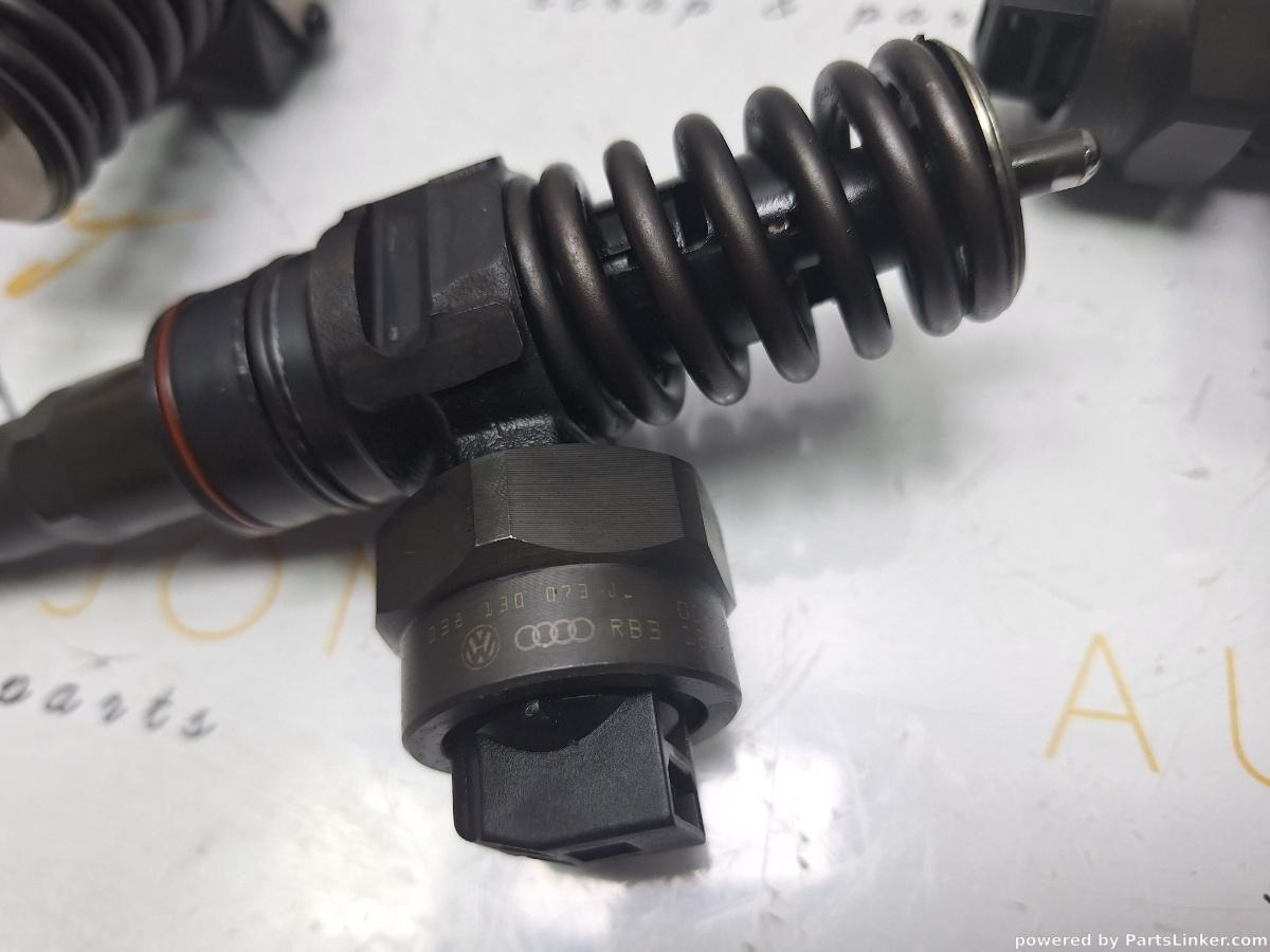 Injector  VOLKSWAGEN GOLF IV (1J1) [ 1997 - 2007 ] TDI (ATD, AXR) 74KW|101HP RB3  0414720015 OEM 038130073J