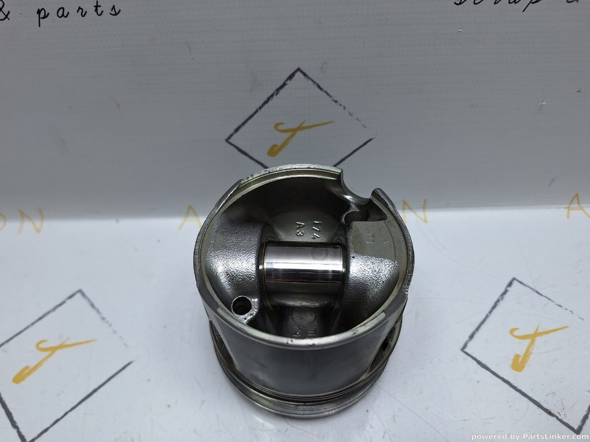 Piston cilindru 1/2 VOLKSWAGEN GOLF V (1K1) [ 2003 - 2009 ] TDI (BKC, BLS, BXE) 77KW|105HP MAHLE 79L59