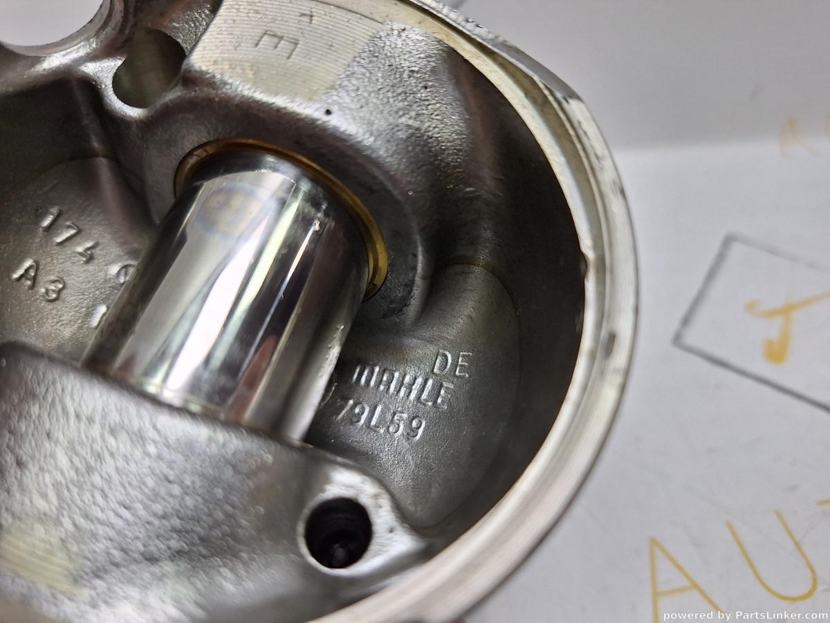 Piston cilindru 1/2 VOLKSWAGEN GOLF V (1K1) [ 2003 - 2009 ] TDI (BKC, BLS, BXE) 77KW|105HP MAHLE 79L59