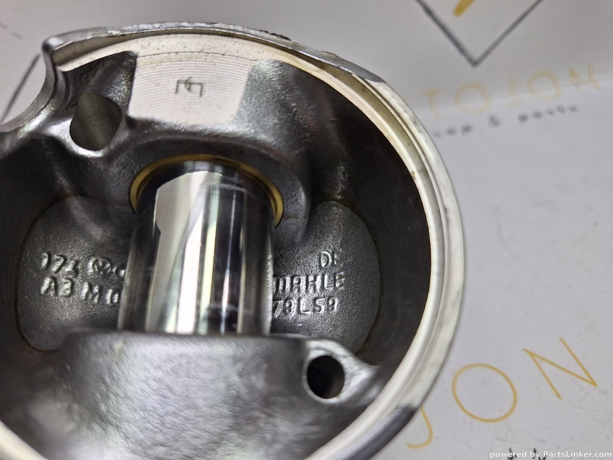 Piston cilindru 3/4 VOLKSWAGEN GOLF V (1K1) [ 2003 - 2009 ] TDI (BKC, BLS, BXE) 77KW|105HP MAHLE 79L59