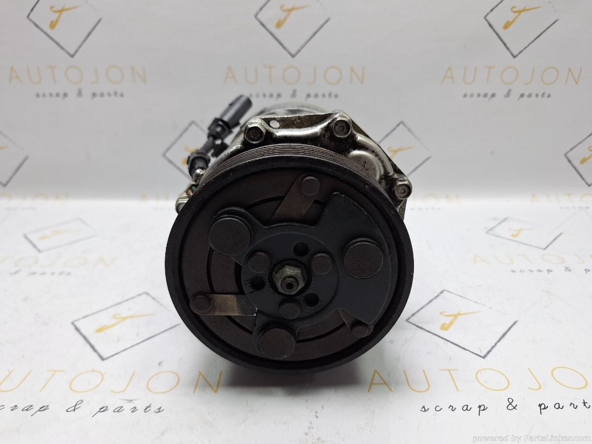 Compresor AC VOLKSWAGEN GOLF IV (1J1) [ 1997 - 2007 ] TDI (ATD, AXR) 74KW|101HP Valeo 813700