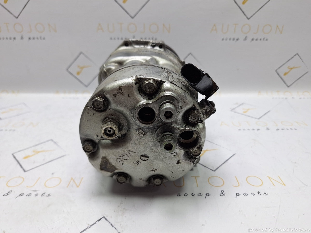 Compresor AC VOLKSWAGEN GOLF IV (1J1) [ 1997 - 2007 ] TDI (ATD, AXR) 74KW|101HP Valeo 813700