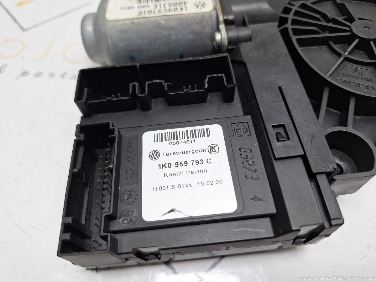 Motoras macara geam Stanga VOLKSWAGEN GOLF V (1K1) [ 2003 - 2009 ] TDI 16V (BKD) 103KW|140HP OEM 1K0959793C / 1K0959701E
