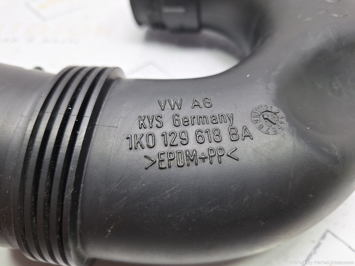 Conducta admisie filtru aer VOLKSWAGEN GOLF V (1K1) [ 2003 - 2009 ] TDI 16V (BKD) 103KW|140HP 1K0129618BA