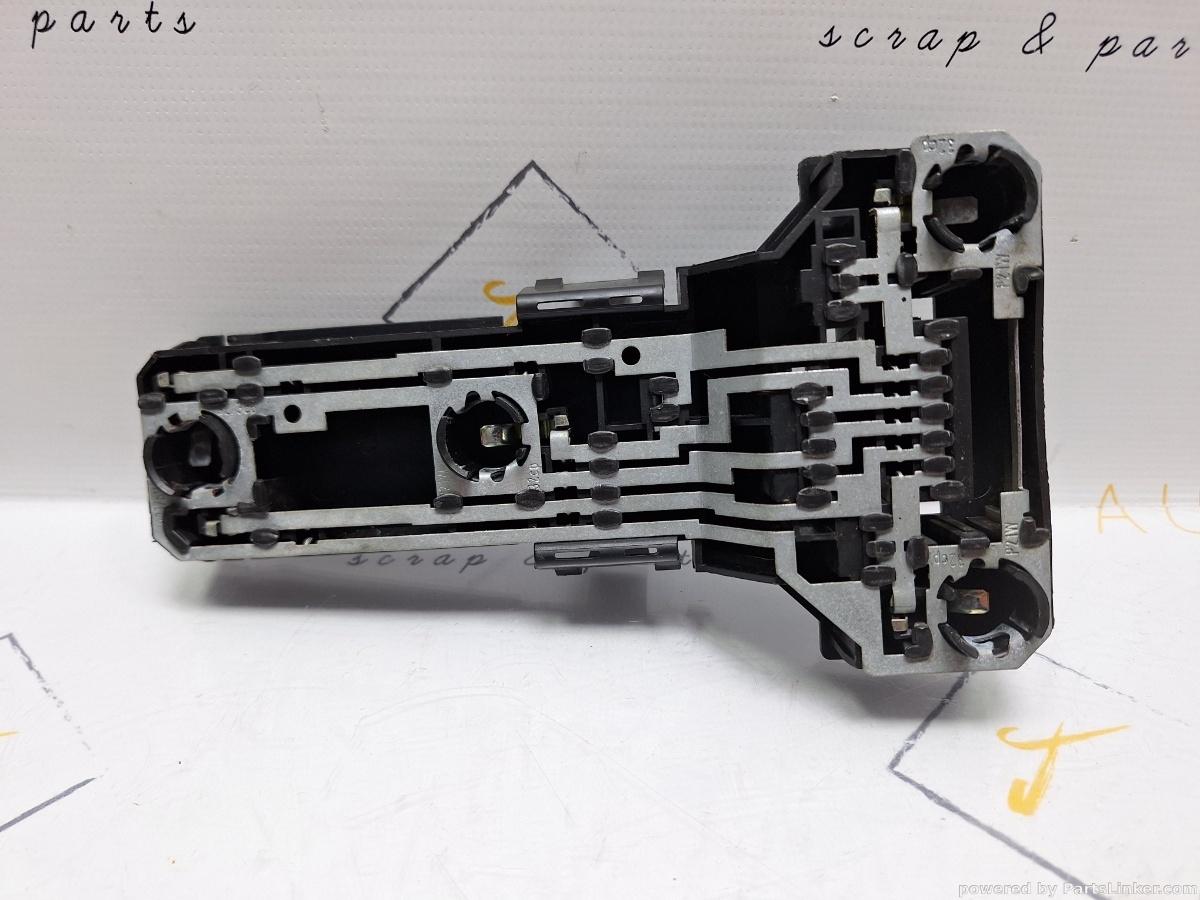 Soclu stop VOLKSWAGEN PASSAT Estate (3B5) [ 1997 - 2001 ] TDI (AJM, ATJ) 85KW|115HP OEM 3B9945257