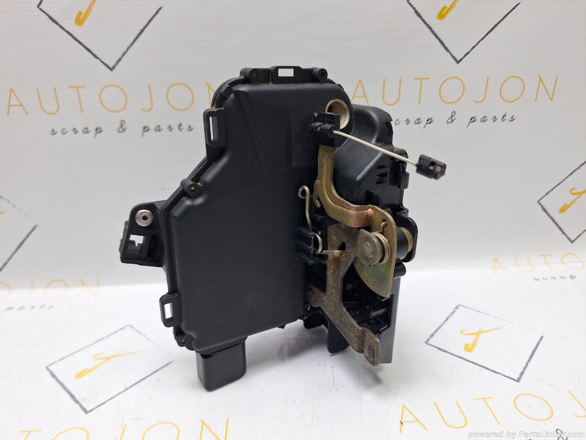 Broasca usa stanga fata VOLKSWAGEN PASSAT Estate (3B5) [ 1997 - 2001 ] TDI (AJM, ATJ) 85KW|115HP 6X1837013H