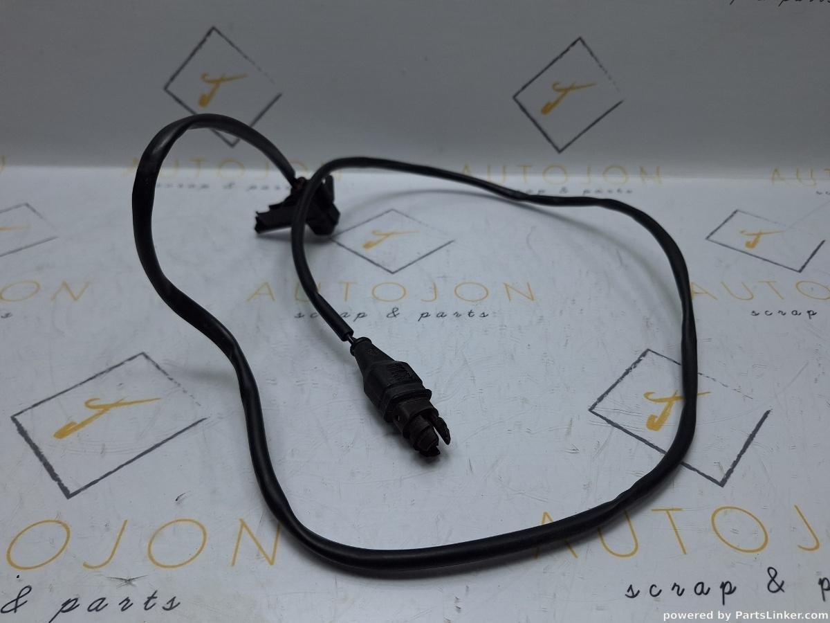 Senzor temperatura exterioara VOLKSWAGEN PASSAT Estate (3B5) [ 1997 - 2001 ] TDI (AJM, ATJ) 85KW|115HP OEM 8D0820535