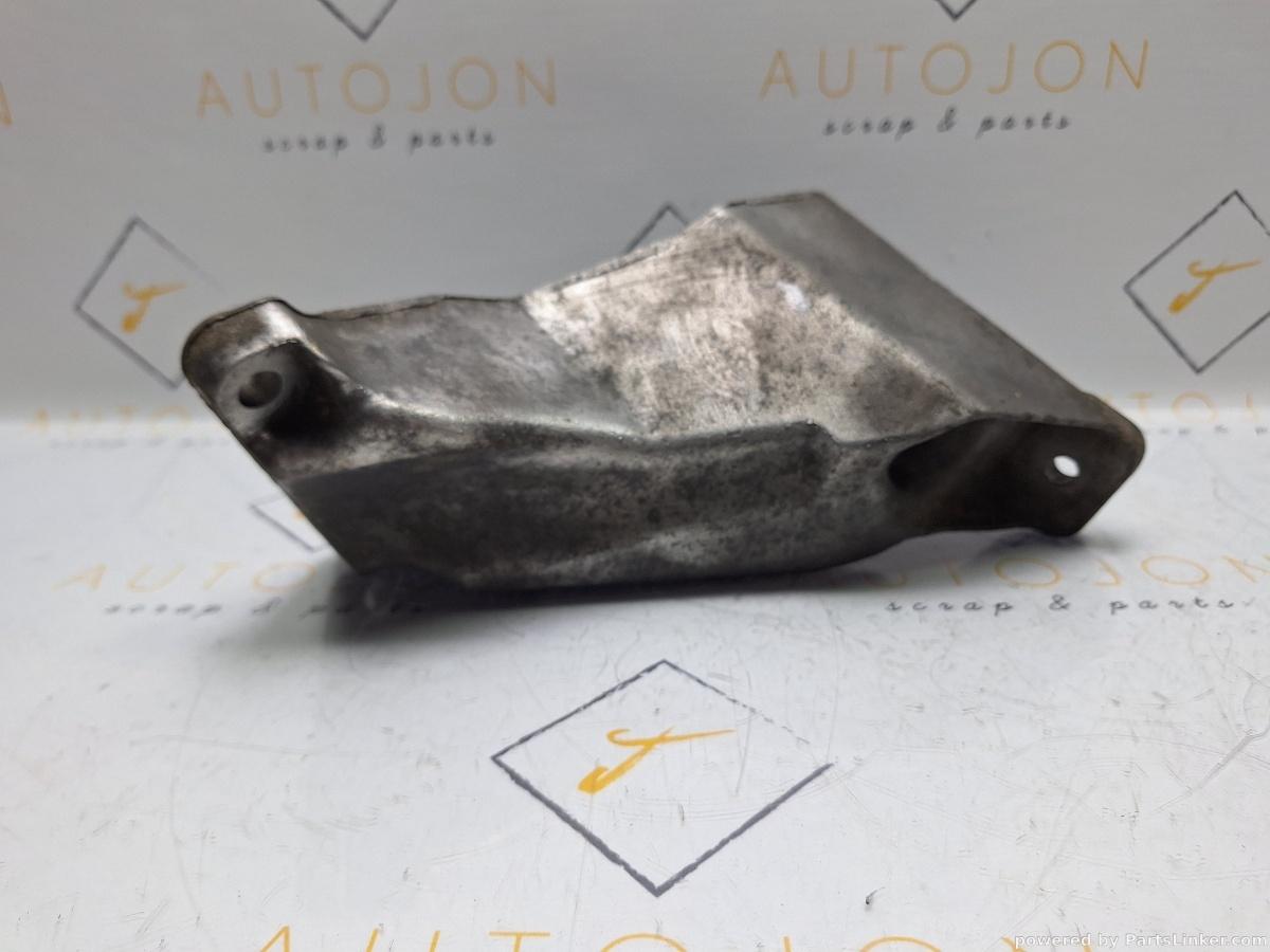 Suport motor Stanga VOLKSWAGEN PASSAT Estate (3B5) [ 1997 - 2001 ] TDI (AJM, ATJ) 85KW|115HP OEM 8D0199307P