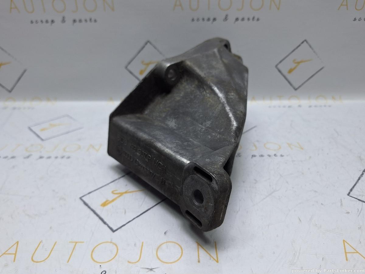 Suport motor Stanga VOLKSWAGEN PASSAT Estate (3B5) [ 1997 - 2001 ] TDI (AJM, ATJ) 85KW|115HP OEM 8D0199307P