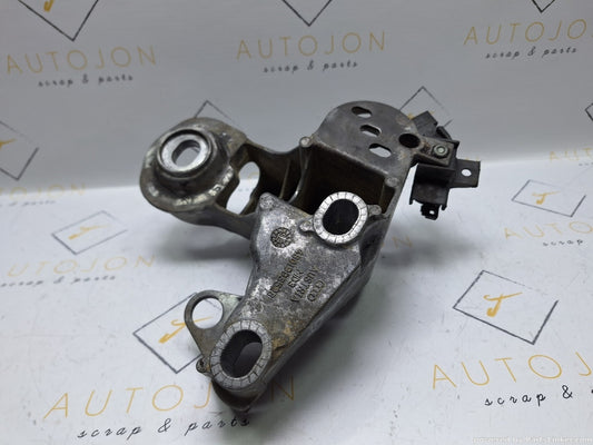 Suport bara stabilizatoare Dreapta VOLKSWAGEN PASSAT Estate (3B5) [ 1997 - 2001 ] TDI (AJM, ATJ) 85KW|115HP 4B0199352B