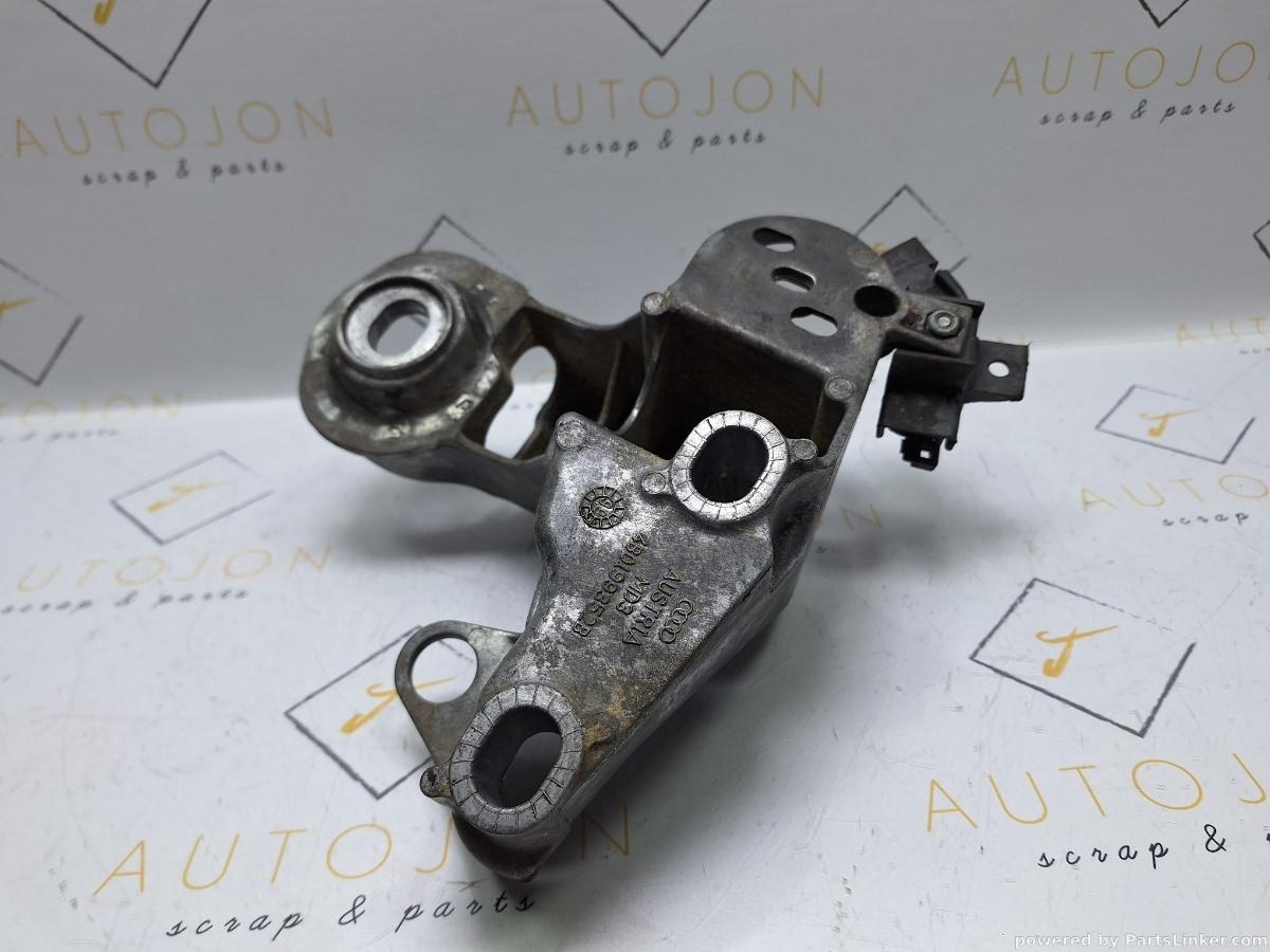 Suport bara stabilizatoare Dreapta VOLKSWAGEN PASSAT Estate (3B5) [ 1997 - 2001 ] TDI (AJM, ATJ) 85KW|115HP OEM 4B0199352B