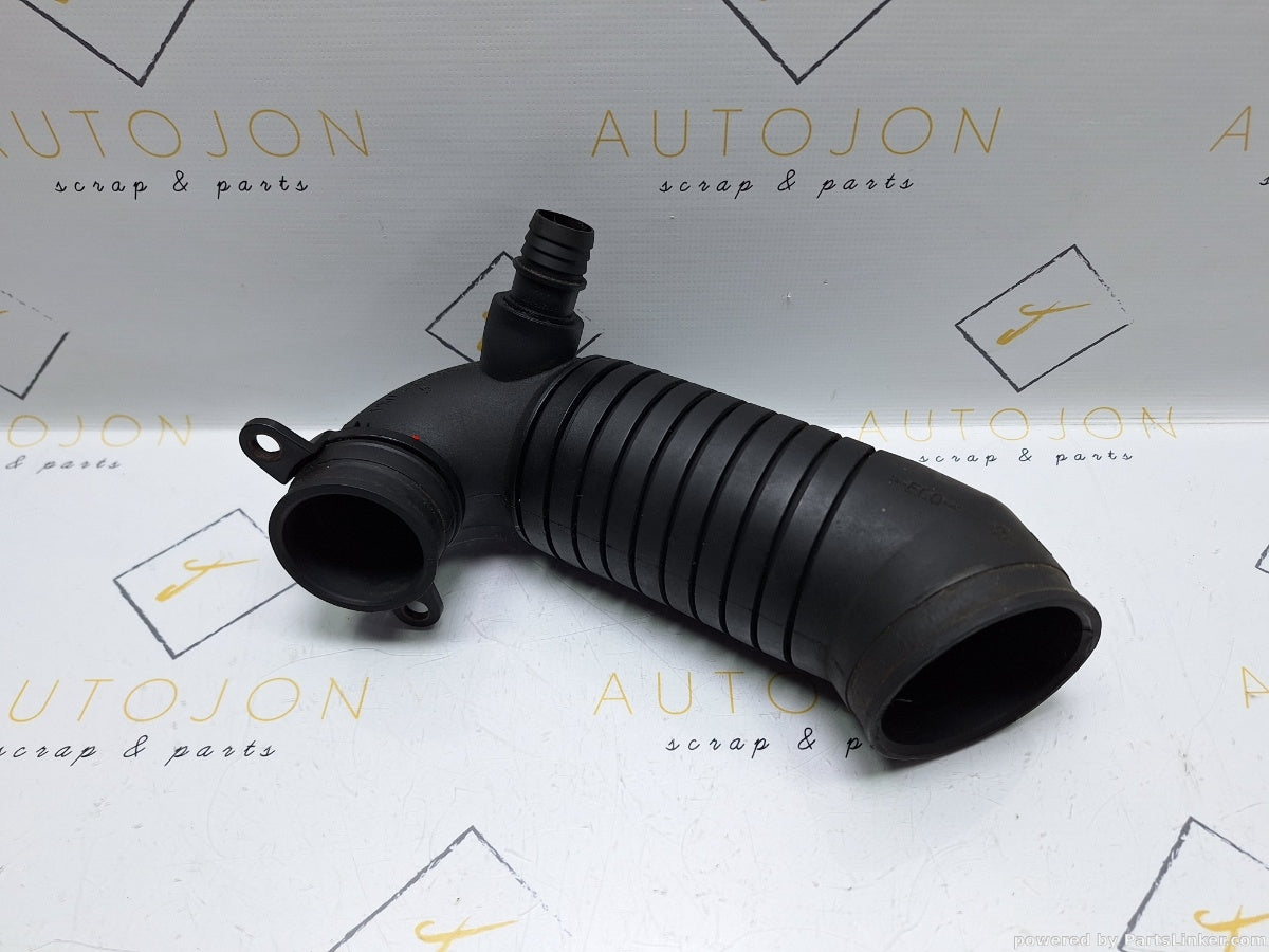 Furtun admisie aer VOLKSWAGEN PASSAT Estate (3B5) [ 1997 - 2001 ] TDI (AJM, ATJ) 85KW|115HP 8D0129607AB