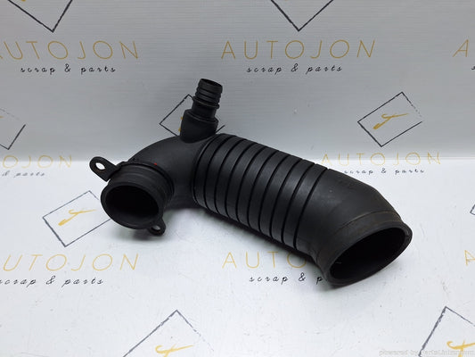 Furtun admisie aer VOLKSWAGEN PASSAT Estate (3B5) [ 1997 - 2001 ] TDI (AJM, ATJ) 85KW|115HP 8D0129607AB