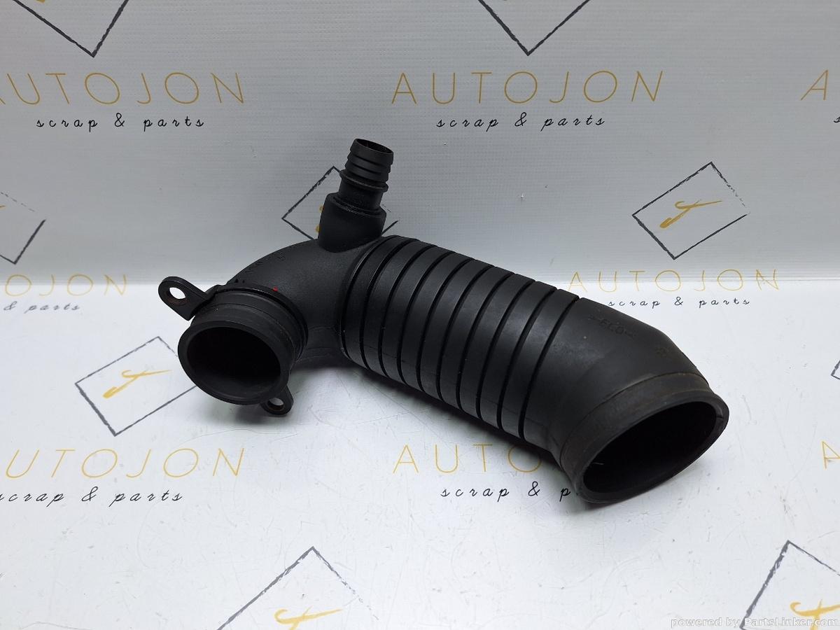 Furtun admisie aer VOLKSWAGEN PASSAT Estate (3B5) [ 1997 - 2001 ] TDI (AJM, ATJ) 85KW|115HP OEM 8D0129607AB