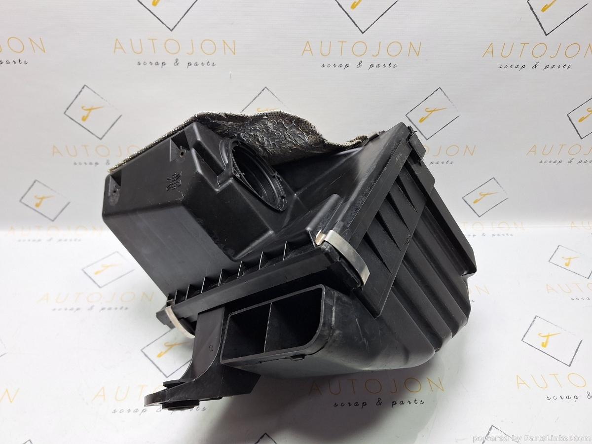 Carcasa filtru aer VOLKSWAGEN PASSAT Estate (3B5) [ 1997 - 2001 ] TDI (AJM, ATJ) 85KW|115HP OEM 8D0129607M