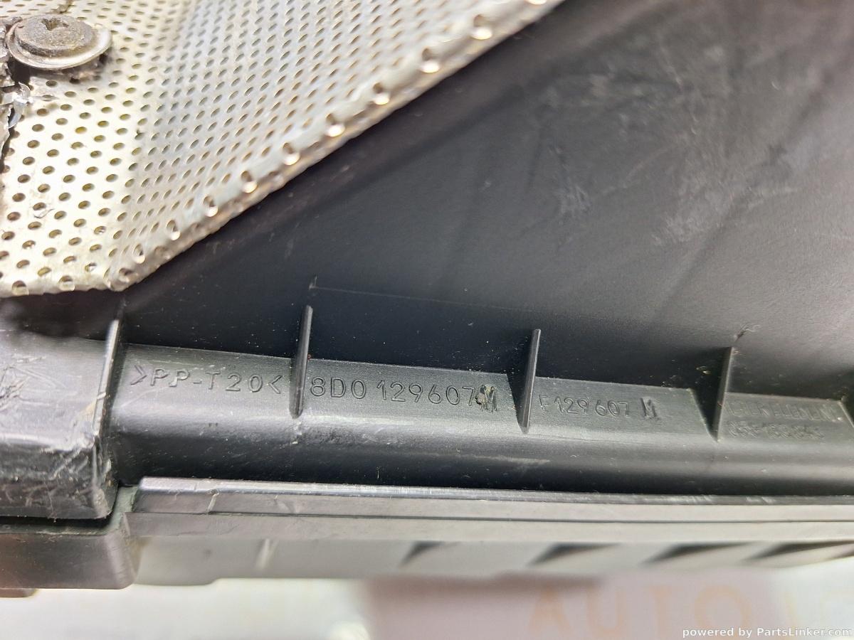 Carcasa filtru aer VOLKSWAGEN PASSAT Estate (3B5) [ 1997 - 2001 ] TDI (AJM, ATJ) 85KW|115HP OEM 8D0129607M