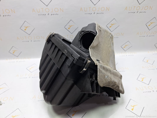Carcasa filtru aer VOLKSWAGEN PASSAT Estate (3B5) [ 1997 - 2001 ] TDI (AJM, ATJ) 85KW|115HP 8D0129607M