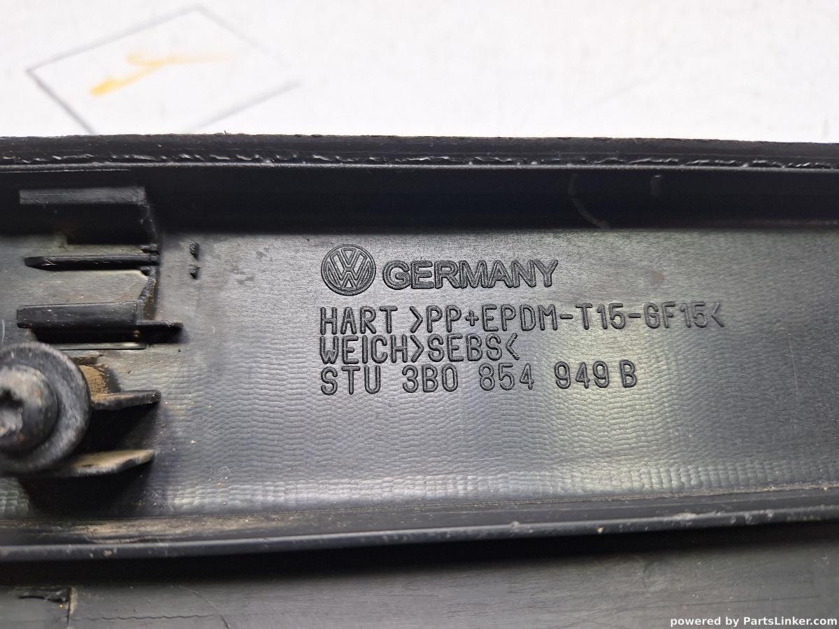 Bandou usa stanga spate VOLKSWAGEN PASSAT Estate (3B5) [ 1997 - 2001 ] TDI (AJM, ATJ) 85KW|115HP OEM 3B0854949B