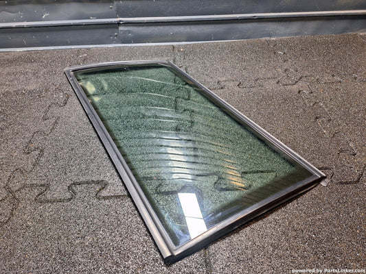 Geam fix lateral dreapta spate VOLKSWAGEN PASSAT Estate (3B5) [ 1997 - 2001 ] TDI (AJM, ATJ) 85KW|115HP 3B9845298J