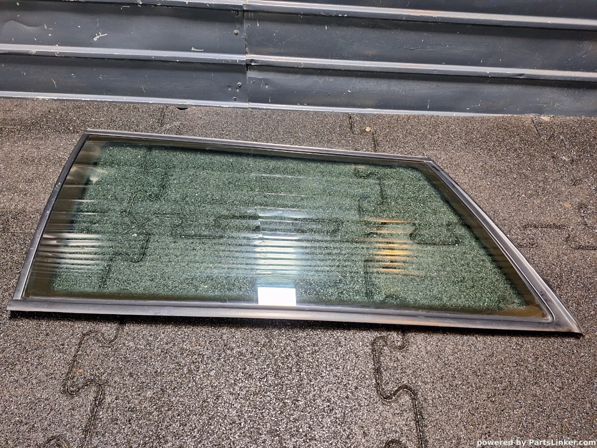 Geam fix lateral stanga spate VOLKSWAGEN PASSAT Estate (3B5) [ 1997 - 2001 ] TDI (AJM, ATJ) 85KW|115HP OEM 3B9845297J