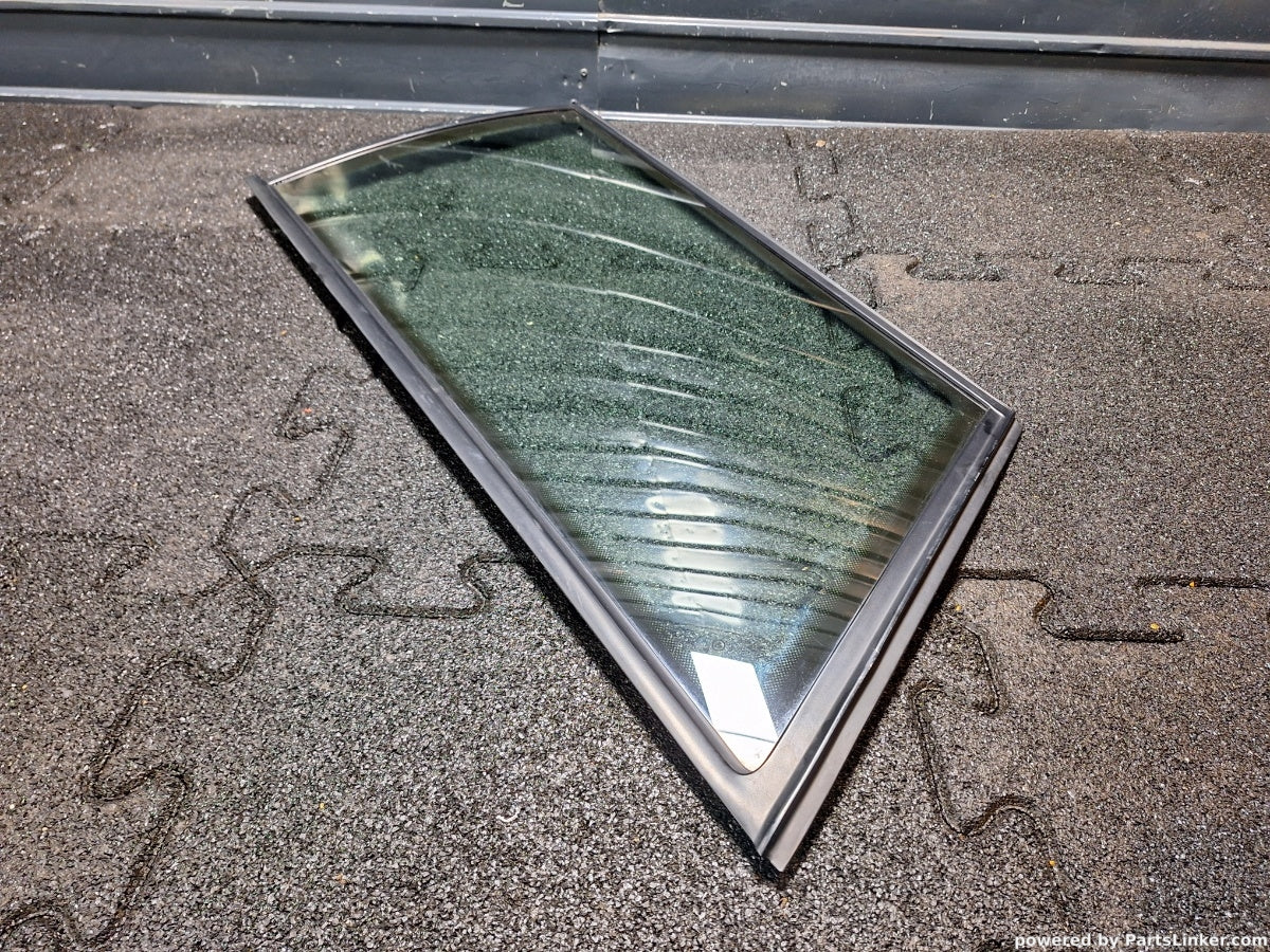 Geam fix lateral stanga spate VOLKSWAGEN PASSAT Estate (3B5) [ 1997 - 2001 ] TDI (AJM, ATJ) 85KW|115HP OEM 3B9845297J