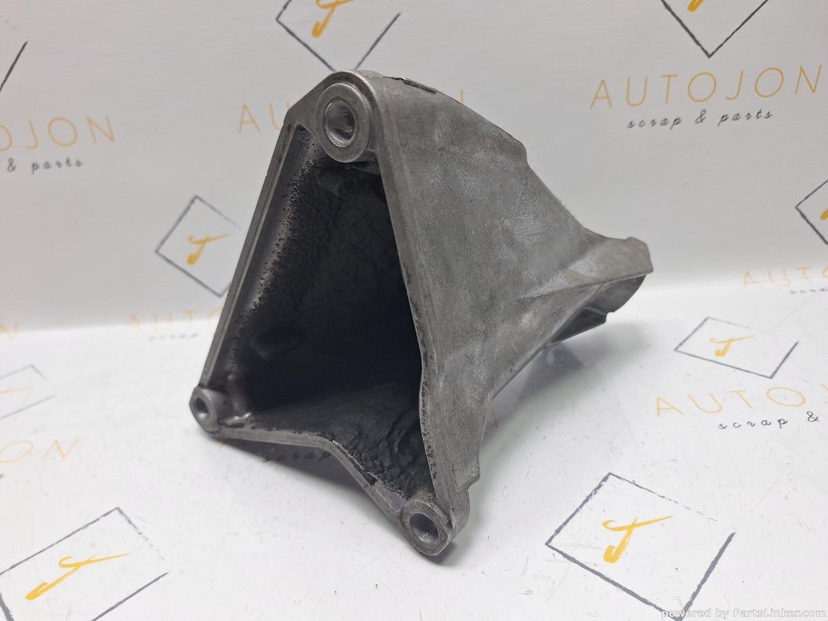 Suport motor Dreapta VOLKSWAGEN PASSAT Estate (3B5) [ 1997 - 2001 ] TDI (AJM, ATJ) 85KW|115HP OEM 8D0199308N