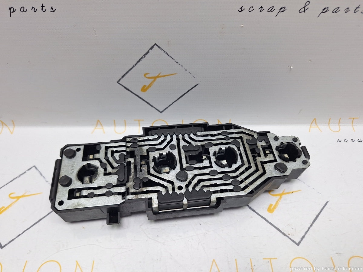 Soclu stop VOLKSWAGEN GOLF III Variant (1H5) [ 1993 - 1999 ] TDI (1Z, AHU, ALE) 66KW|90HP 1H9945257