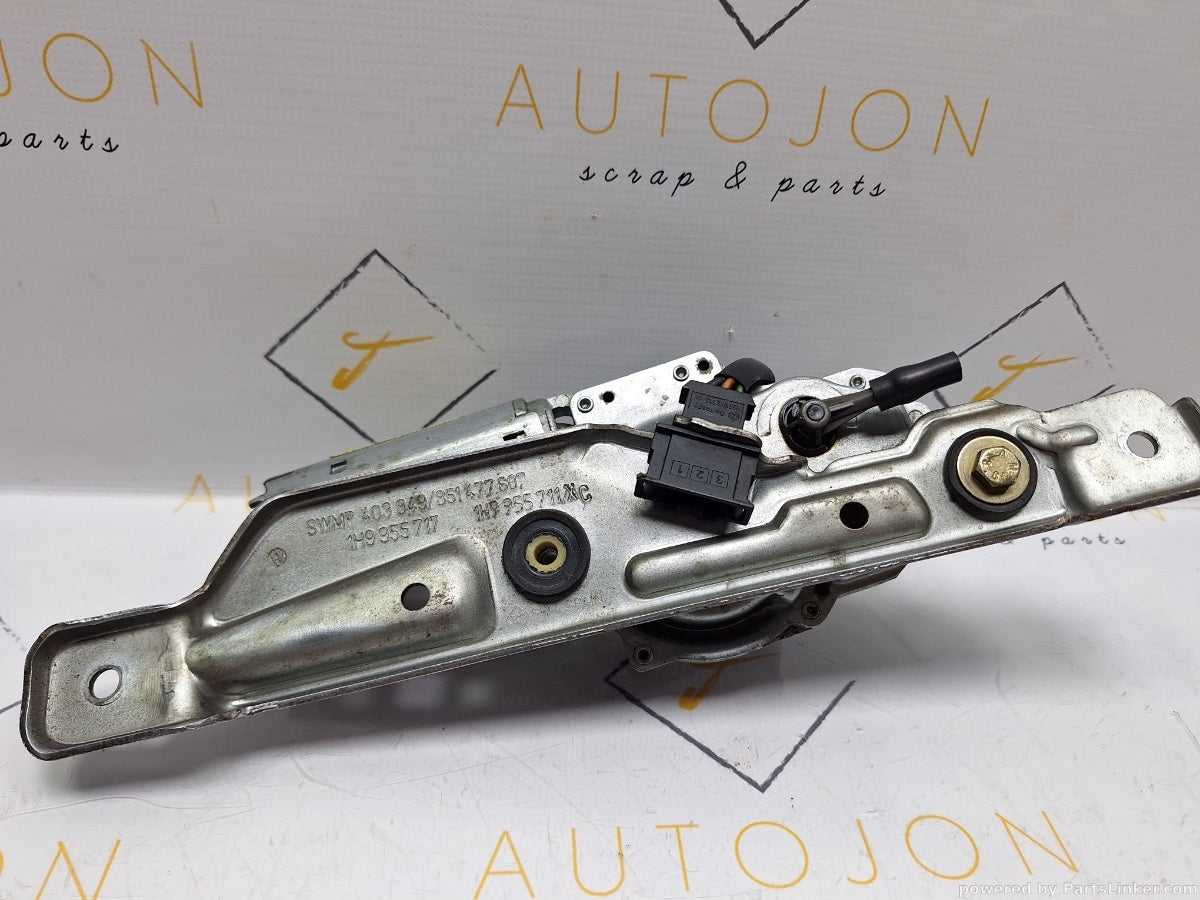 Motoras stergator luneta VOLKSWAGEN GOLF III Variant (1H5) [ 1993 - 1999 ] TDI (1Z, AHU, ALE) 66KW|90HP 1H6955713A