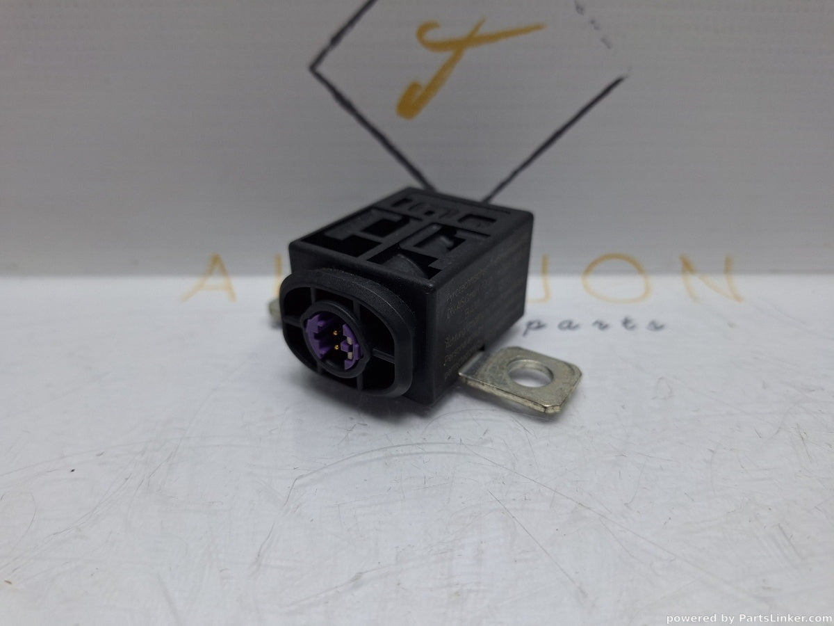 Capsa borna plus AUDI A6 III Avant (4F5, C6) [ 2005 - 2011 ] TDI (BLB, BRE) 103KW|140HP 4F0915519